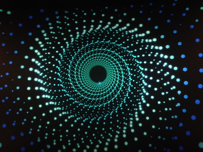 Kosmoksen alkumainokset laajentavat tajuntaa.